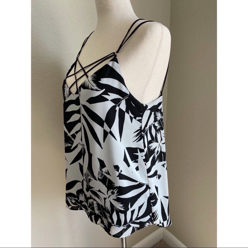 Black & White Tropical Print Strappy Cami | Express | S